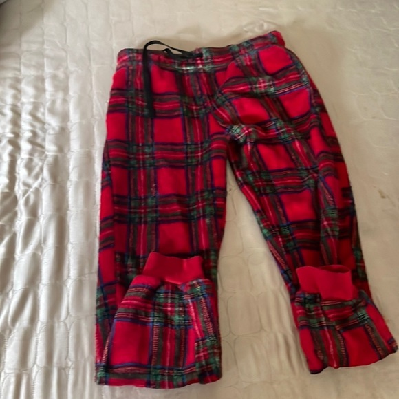 Shorts and pants are 3$ and shirts are 5 and 4$ - Picture 4 of 13